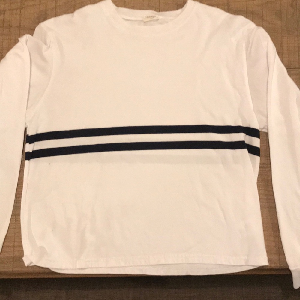 Long sleeve light sweatshirt